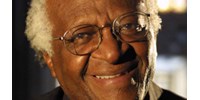  Meghalt Desmond Tutu  