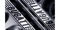 A Bugatti kitart a 16 henger mellett