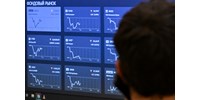 Beleremegtek a részvények, már látszik a tőzsdén a pénteki nagy informatikai leállás hatása
