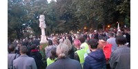  „Marosi Beatrixnek még az unokája is szégyellni fogja magát” – Szegeden is tüntettek az elbocsátott tanárokért  