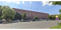 Veszélyessé vált, ezért lebontják a rózsaszín rendőrpalotát Szegeden