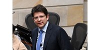  Hátulról lelőtték, életveszélyesen megsebesült Kolumbia egyik elnökjelöltje  