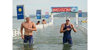 Balaton-átúszás: holtverseny az élen