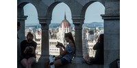  Visszatértek a külföldi turisták Budapestre  