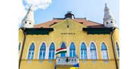 „Szaglólyukakat” vágatott a mosdók ajtajára egy budai gimnázium vezetése