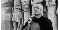 Ikertornyok: Woody Harrelson a Halászbástyánál fotózkodott a rá hasonlító szoborral