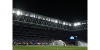  A tömegbe hajtott egy autós az Espanyol–Barcelona meccs előtt, többen megsérültek  