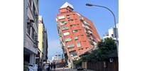  Megdőlt, összeomlott házak - képeken a tajvani földrengés okozta pusztítás  