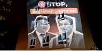 A Jobbik kivetítette a végrehajtói kar épületére, hogy „Stop, végrehajtó-biznisz!”  