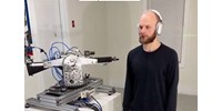 Kiszabadult a szellem a palackból: mesterséges intelligenciával vezérelt robotpuskát készített egy mérnök