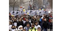  Vízágyút, könnygázt vetett be a brüsszeli rendőrség a járványügyi intézkedések elleni tüntetésen  