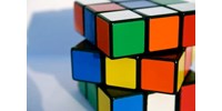 Elkészítették a világ legkisebb Rubik-kockáját, kézzel nem is lehet elforgatni - fotó
