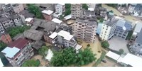  5 nap alatt 75 centi eső esett Pekingben, az árvízek miatt többen meghaltak és eltűntek  