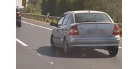  Egyik 100-zal a zebránál, a másik gumikerék nélkül az M3-ason – videón két életveszélyes autós  