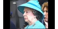  Videón, amikor II. Erzsébet a kecskeméti Kodály Zoltán általános iskolába látogatott  