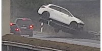  Önálló útra kelt egy utánfutó az M3-ason – videó  