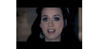 Vizsgálatot indítottak Katy Perry ellen, egy spanyol sziget homokdűnéinek károsítása miatt