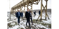  Saját szemével is látta az amerikai nagykövet a magyarországi korrupció jelképeit  