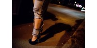 Egy férfi 17 éves barátnőjét kényszerítette prostitúcióra