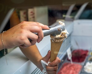 Nyári munka, diákok foglalkoztatása – szerződéskötési, adó- és járulékfizetési szabályok