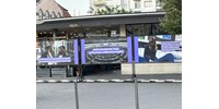  Fekete festékkel rongálták meg Donáth Anna és Cseh Katalin plakátjait a Móriczon  