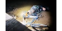  A biciklijével együtt esett a Tisza-tóba, majdnem kihűlt, mire megtalálták  
