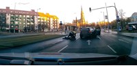  Nyomkövetővel a lábán, ittasan próbált meglépni a rendőrök elől egy autós Budapesten  