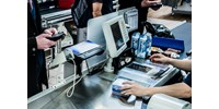  Simicskó István törvénymódosítást javasol, hogy ne tűnjenek el a pénztárosok a boltokból  
