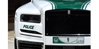  Tuningolt Rolls-Royce-ból lett rendőrautó  
