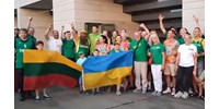  Elkobozták Szombathelyen az ukrán zászlót a litván szurkolóktól  