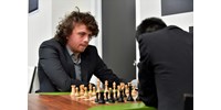  Hans Niemann beperelte az őt csalással vádoló Magnus Carlsen sakkvilágbajnokot  