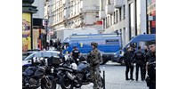 Késsel támadt rendőrre egy férfi Párizs belvárosában