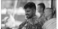  Katonai tiszteletadással búcsúztatták az áprilisban lezuhant Gál Szabolcs ejtőernyőst  