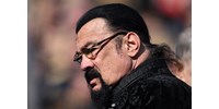 Steven Seagal és Oliver Stone is Putyinnal együtt parádézott a Vörös téren – fotók