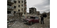  Biden népirtásnak tartja az ukrán civilek elleni támadásokat, Zelenszkij kérdésekkel bombáz – percről percre a háborúról  