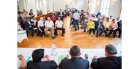 Népszava: Elsöprő többséget szereztek a fideszes romák az Országos Roma Önkormányzatban  