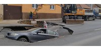  Debrecenben beszakadt az út egy BMW alatt + videó  