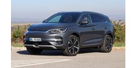 Magyarországon a BYD jó árú 7 üléses villanyautója, vezettük a hatalmas Tangot