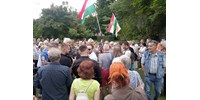  Néhány százan tüntettek Bayer Zsolttal az Európai Bíróság ítélete ellen  