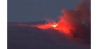 Megint mozgolódik az Etna: több száz méteres lávaszökőkutat lövellt - nézze élőben!