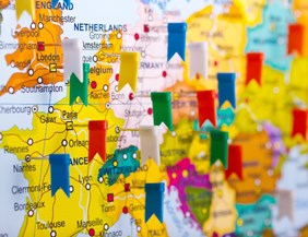 Európai egészségbiztosítási kártya mellett is fizethet egészségügyi szolgáltatásért: erre figyeljen utazásnál!