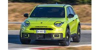 Olasz dráma: az Abarth már csak villanyautókat készít