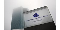  Az Európai Központi Bank a szektorban elharapózó káosz ellenére tartja magát a tervekhez és kamatot emel  