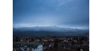 Minden előjel nélkül lecsaphat egy hidegfront a Balatonra vasárnap