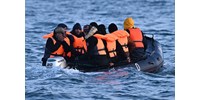  Felborult egy menekülteket szállító csónak Görögországnál, legalább 17-en meghaltak  