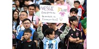  A kispadon maradt Messi, 40 ezer dühös hongkongi szurkoló fütyülte ki David Beckhamet  