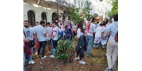  A polgármester szerint gyakorlatilag elpusztították a fociszurkolók a Liszt Ferenc teret – fotók  