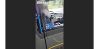  Telefonáló buszsofőr miatt indított vizsgálatot a BKV  