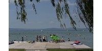 Lebeszéltek a családi belépőről egy szivárványcsaládot egy balatoni strandon, a polgármester szerint nem történt diszkrimináció