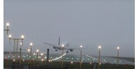  Majdnem földhöz vágott a szél egy landoló repülőgépet Manchesterben ? videó  